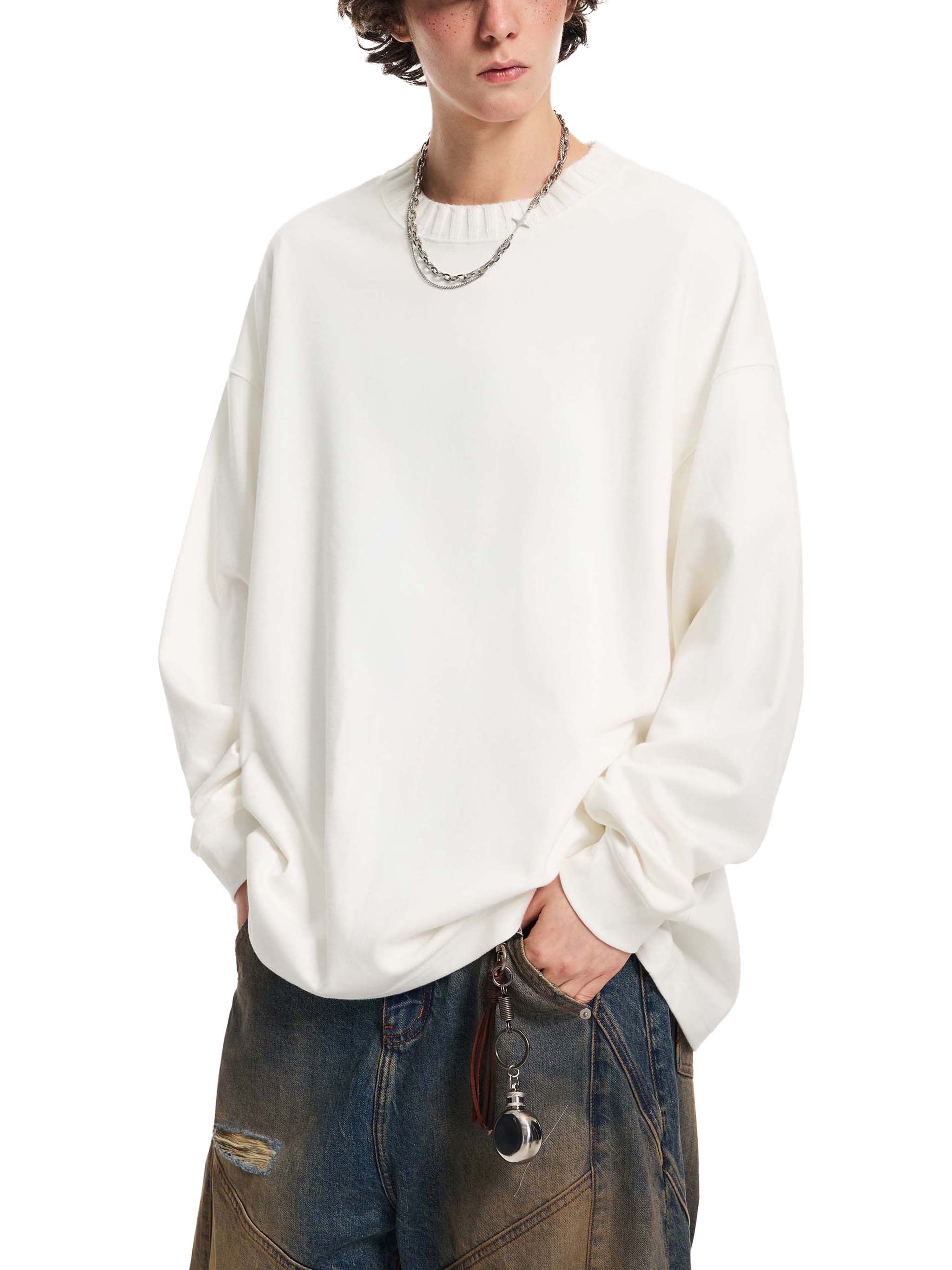 Model wearing SM Sig. Knitted Round Neck Sweatshirt white front