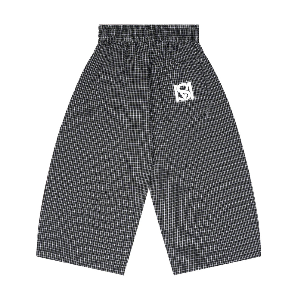 SM Plaid Capri Shorts black back
