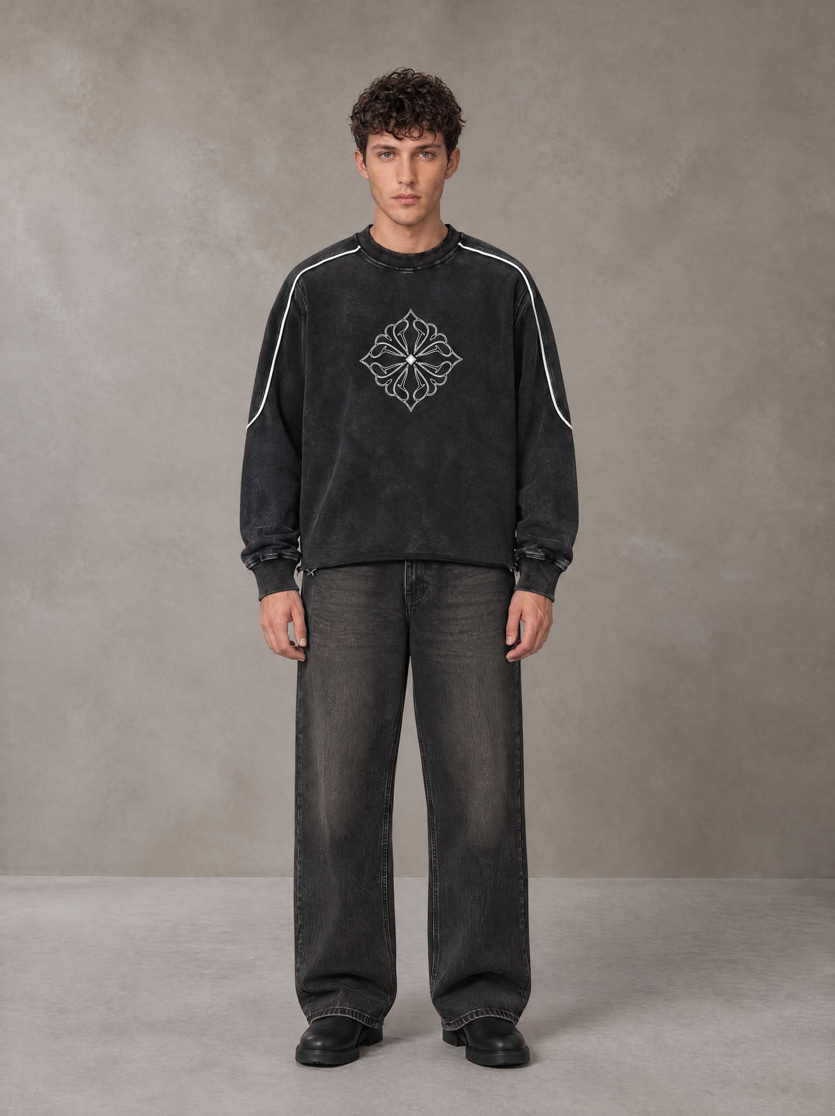 Model wearing the SM Fleur Eclipse Sweatshirt in Midnight Black, front view.